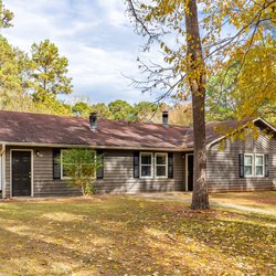 Hidden Pines apartments exterior view