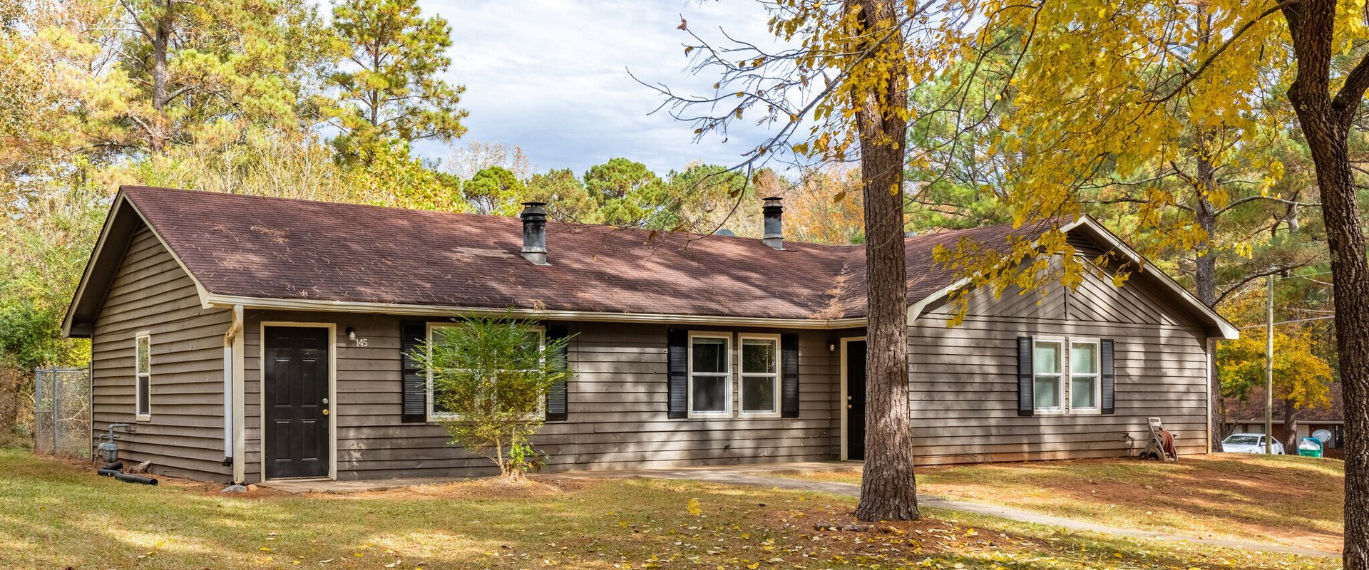 Hidden Pines apartments exterior view